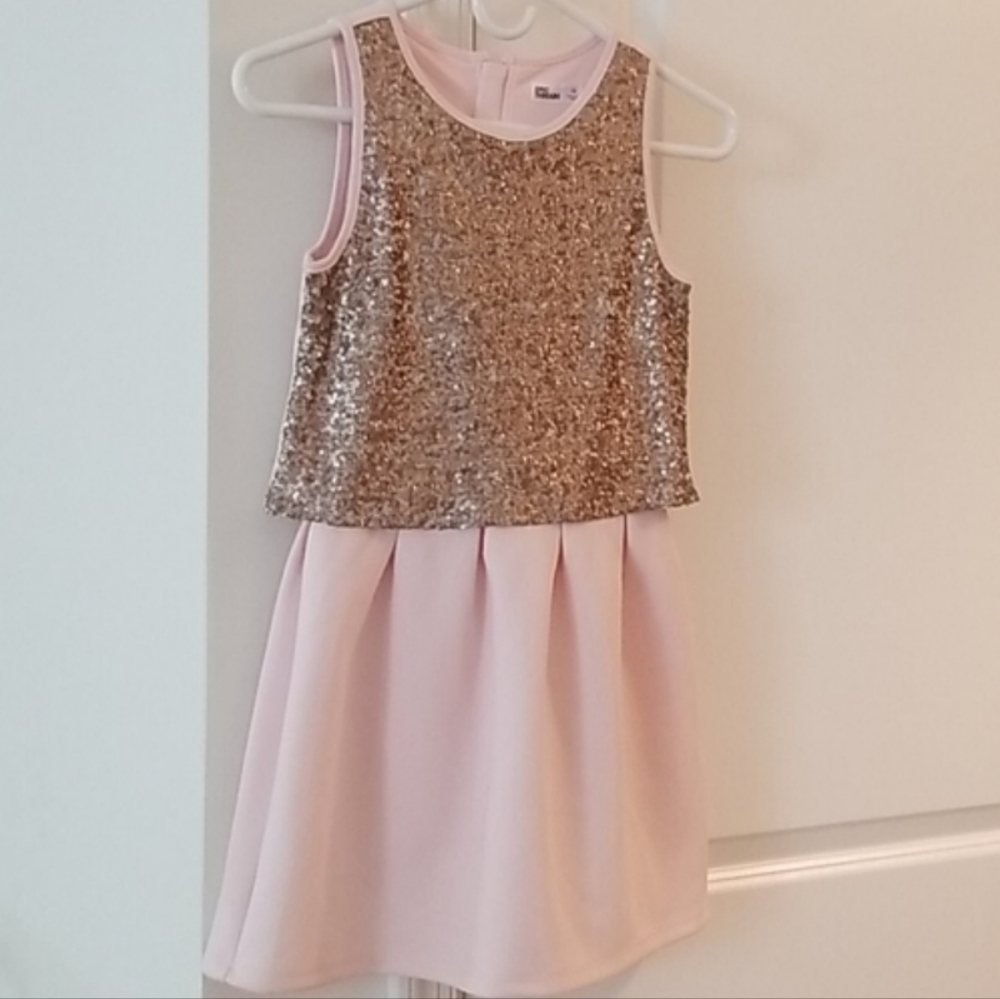 A size 7/8 girl's party dress